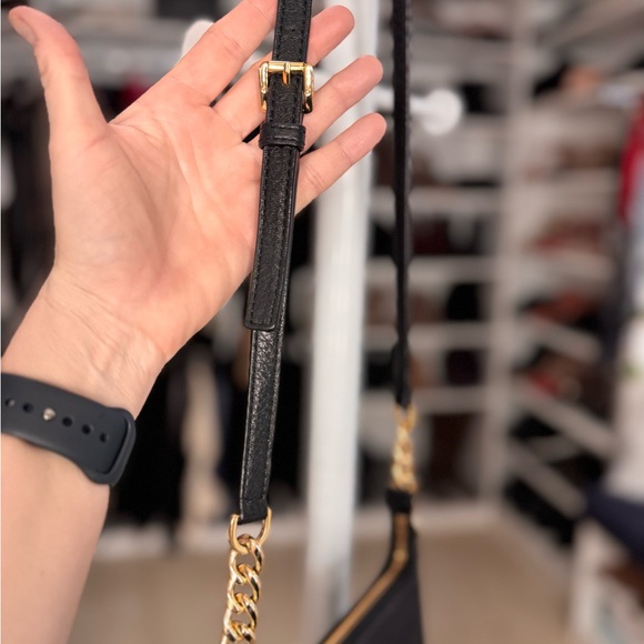 Michael Kors Black Crossbody Pebbled Leather Bag with Gleaming Gold Hardware - Picture 5 of 10